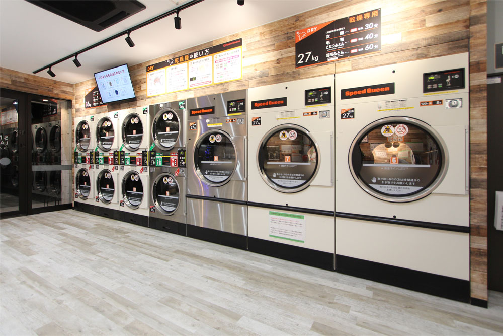 香芝店 明るい店内