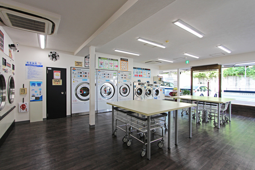 寝屋川店 明るい店内