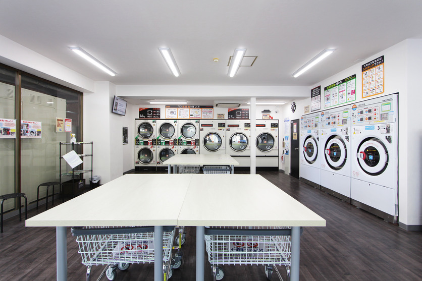 寝屋川店 明るい店内