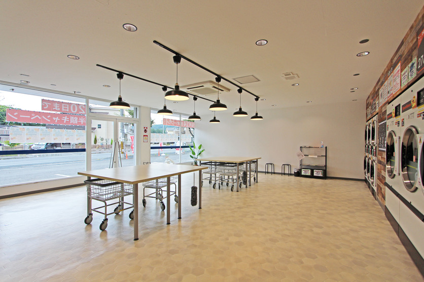 阪南店 明るい店内